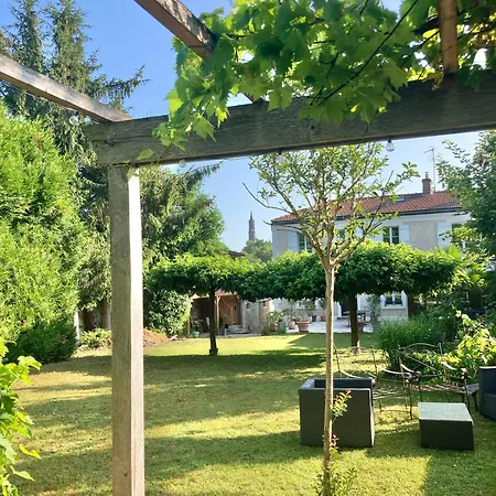 Pierres Et Jardins 3* Senlis (Oise)