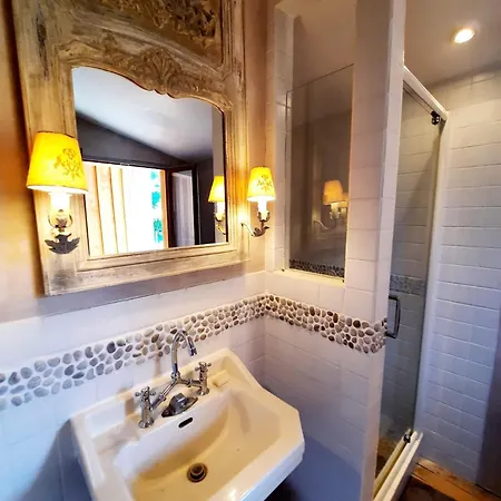 Pierres Et Jardins Couette-café 3*